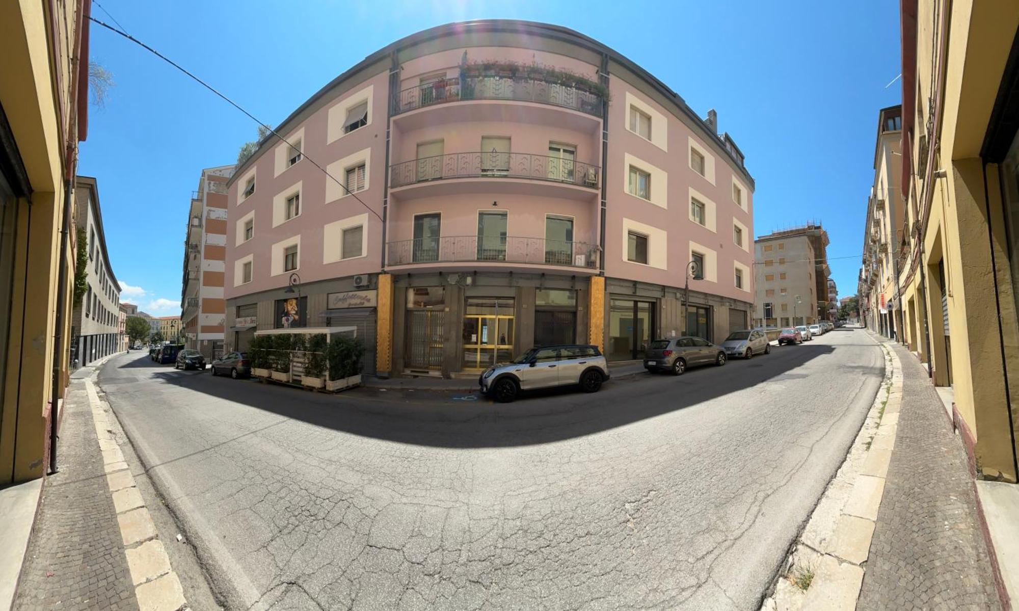 Essential Room & Parking In Centro Citta Con Parcheggio Privato E Wifi Potenza Exterior photo